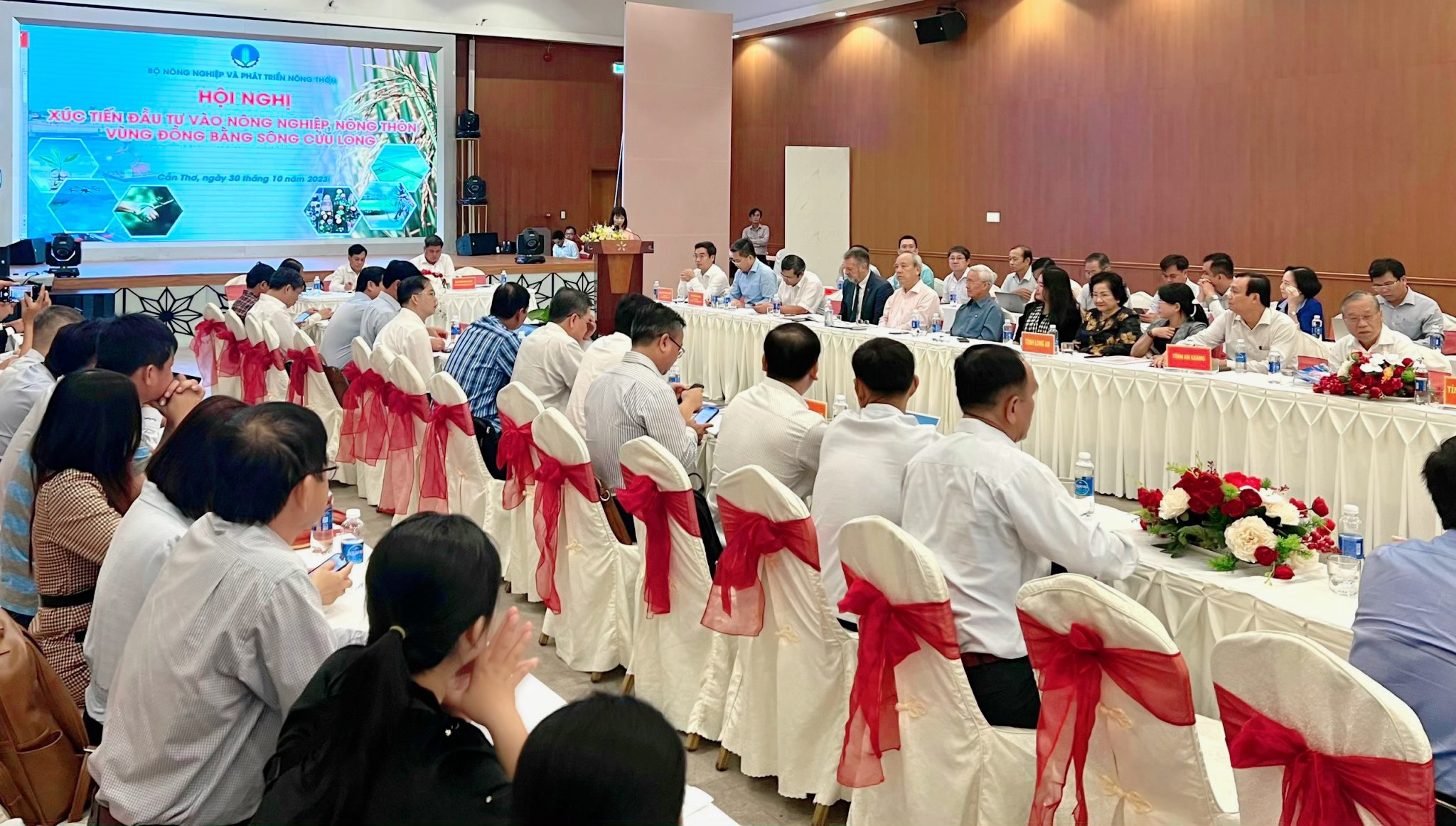 Hội nghị xúc tiến đầu tư vào nông nghiệp, nông thôn vùng Đồng bằng Sông Cửu Long tại Cần Thơ.