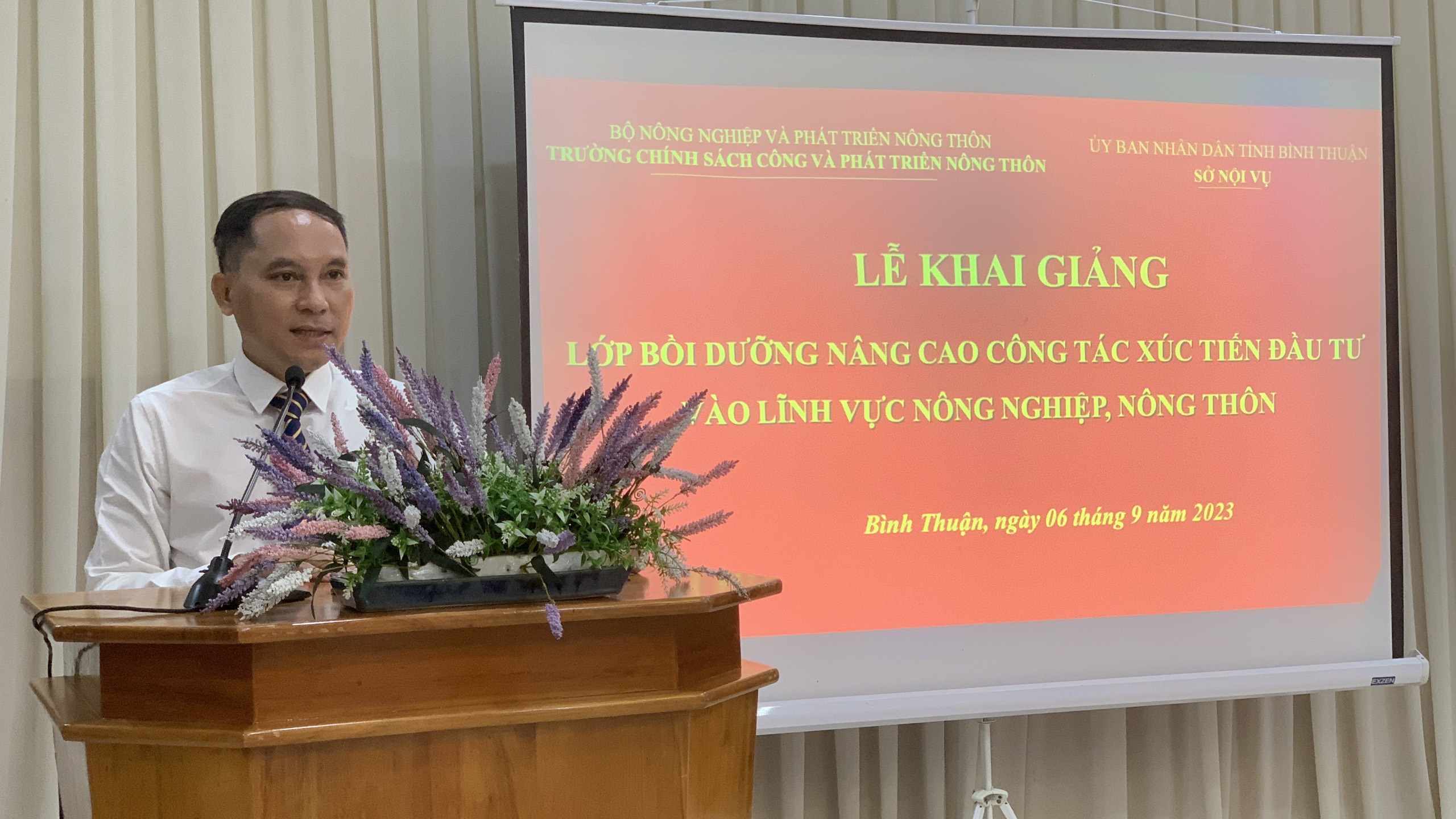 Phối hợp với Sở Nội vụ tỉnh Bình Thuận tổ chức lớp bồi dưỡng nâng cao công tác xúc tiến đầu tư vào lĩnh vực nông nghiệp, nông thôn