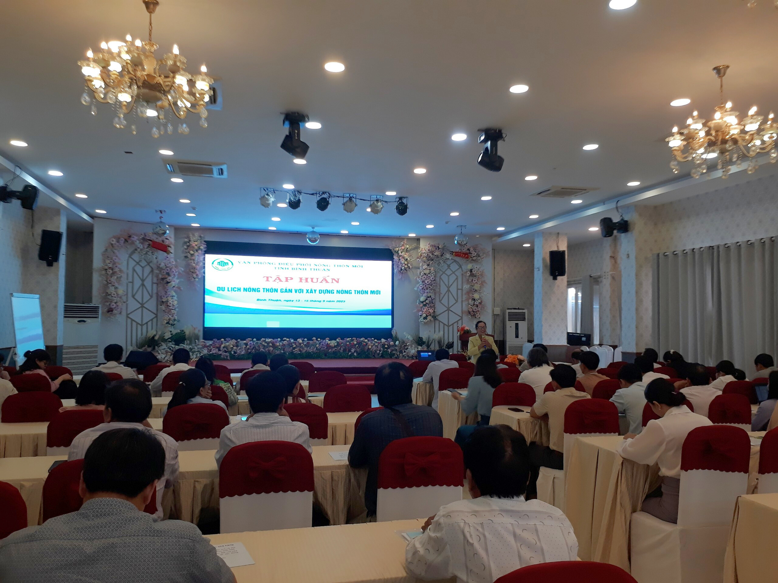 Phối hợp với Văn phòng Điều phối nông thôn mới tỉnh Bình Thuận tổ chức lớp Du lịch nông thôn gắn với xây dựng nông thôn mới