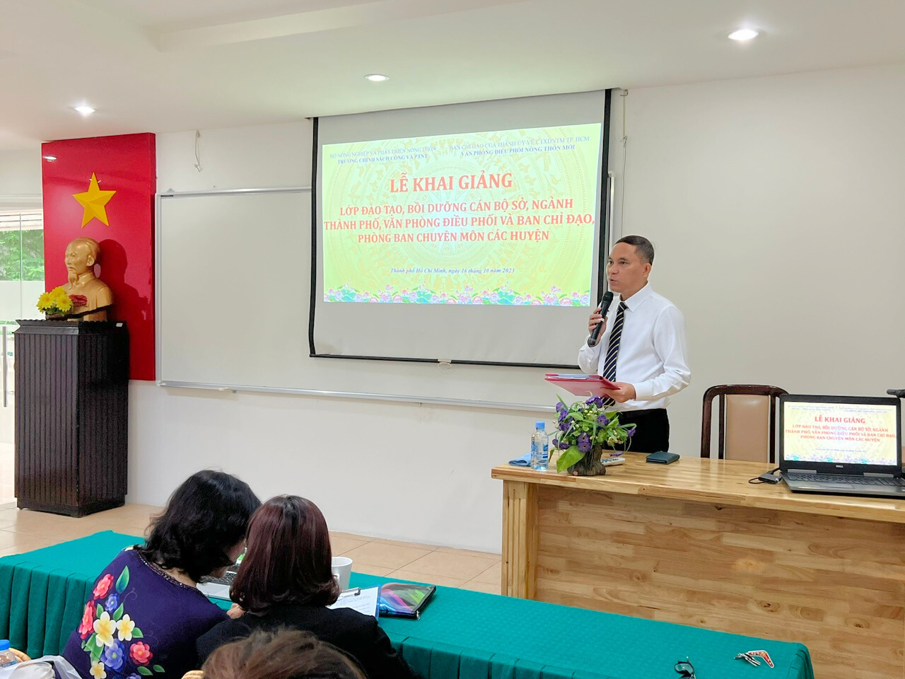 Lớp đào tạo, bồi dưỡng cán bộ sở, ngành Thành phố, văn phòng điều phối và ban chỉ đạo, phòng ban chuyên môn các huyện