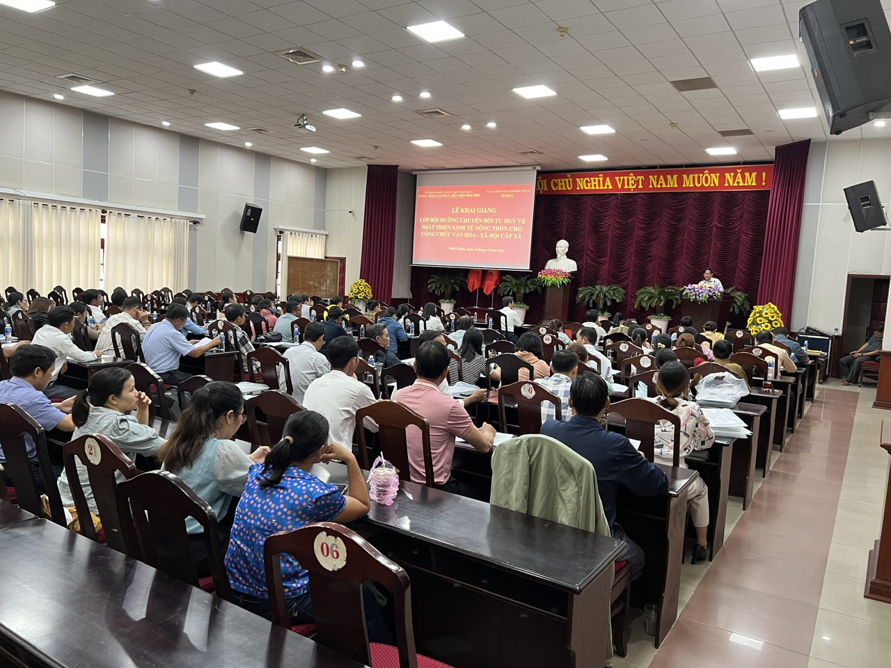 Lớp bồi dưỡng chuyển đổi tư duy về phát triển kinh tế nông thôn cho công chức văn hóa – xã hội cấp xã tại tỉnh Bình Thuận