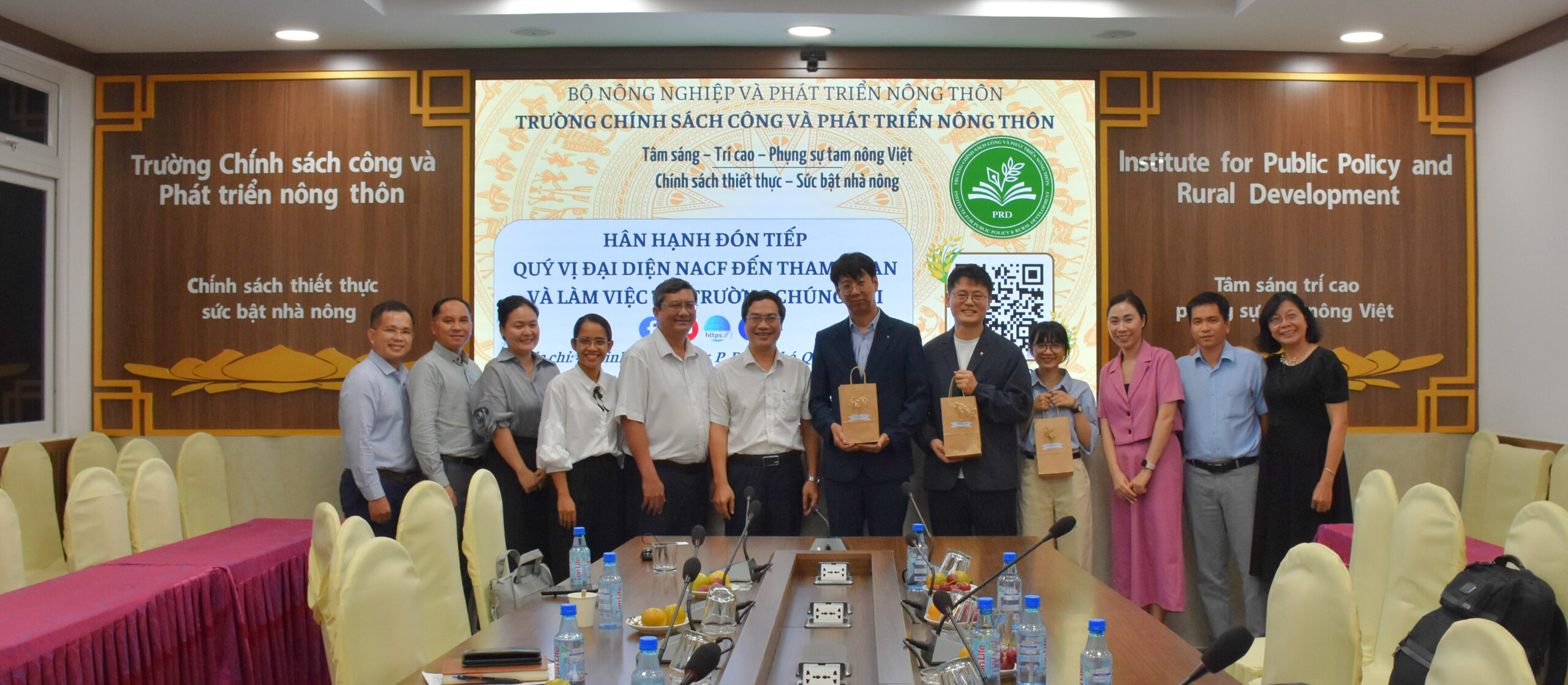 Trường Chính sách công và Phát triển nông thôn làm việc với đại diện Liên minh Hợp tác xã Hàn Quốc (NACF)