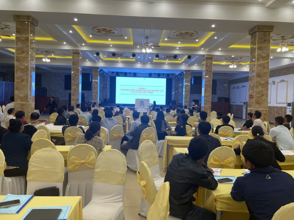 Hỉnh ảnh Lớp tập huấn phát triển cộng đồng trong xây dựng nông thôn mới năm 2024 trên địa bàn tỉnh Kon Tum