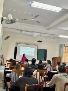 TS. Võ Thị Kim Sa chia sẻ về các nội dung chuyên đề thuộc chương trình Lớp Bồi dưỡng về văn hóa công vụ cán bộ, công chức viên chức cấp tỉnh, huyện, xã tại tỉnh Gia Lai