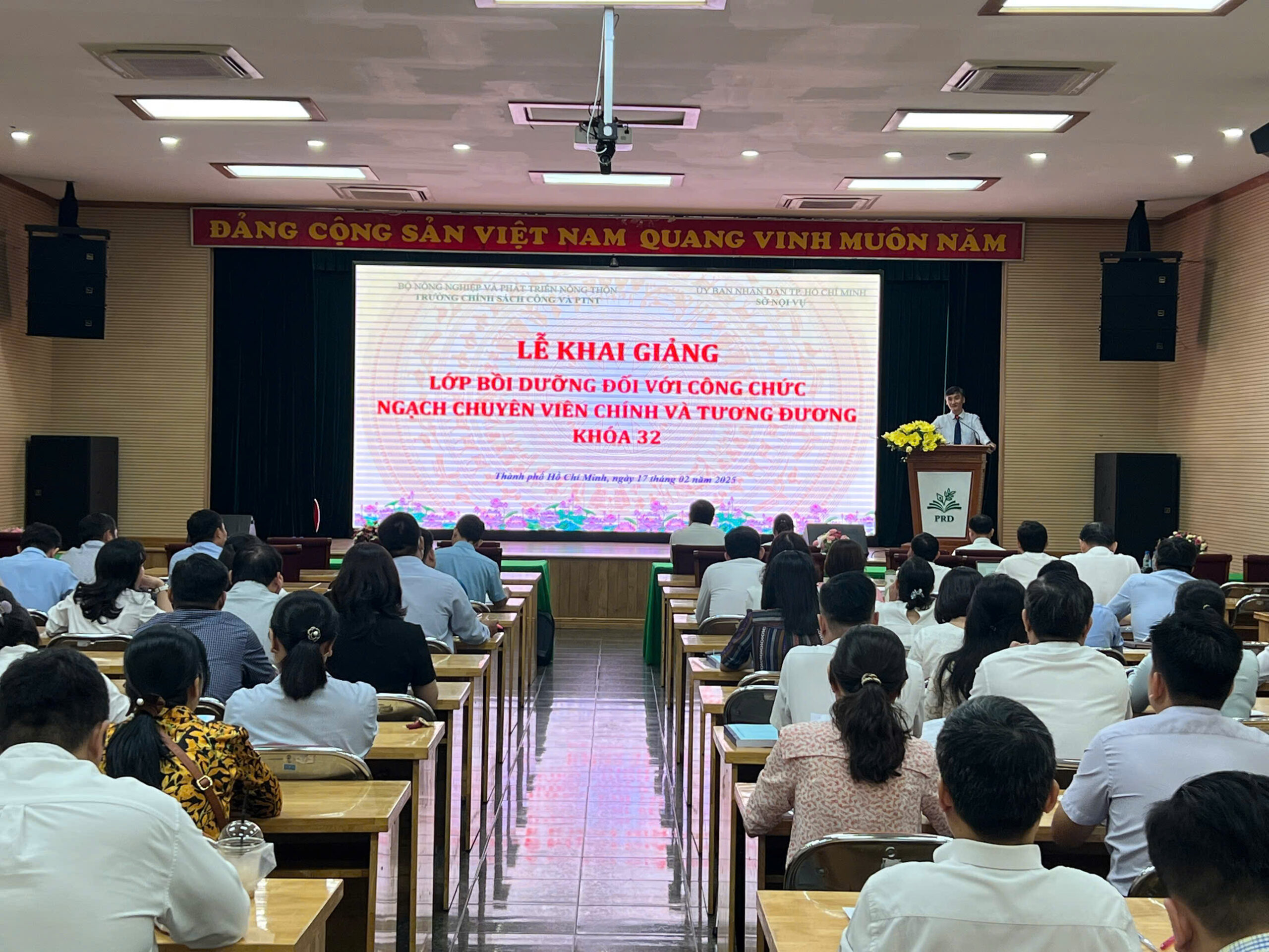 KHAI GIẢNG LỚP BỒI DƯỠNG CÔNG CHỨC NGẠCH CHUYÊN VIÊN CHÍNH VÀ TƯƠNG ĐƯƠNG – KHÓA 32