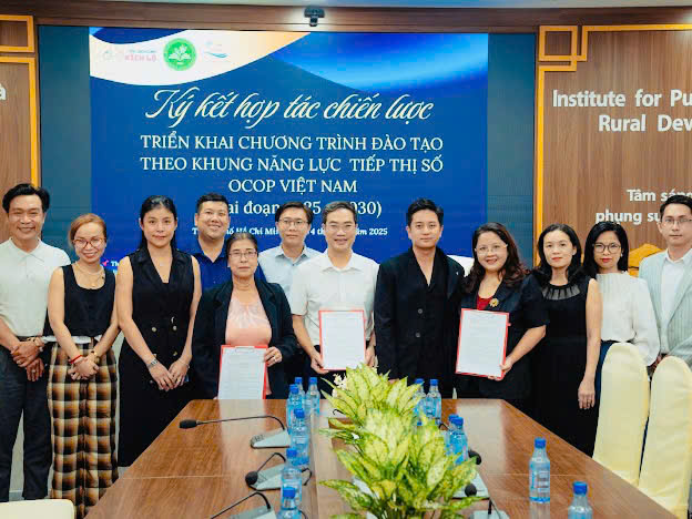 Lễ ký kết Hợp tác chiến lược: TRIỂN KHAI CHƯƠNG TRÌNH ĐÀO TẠO THEO KHUNG NĂNG LỰC TIẾP THỊ SỐ OCOP VIỆT NAM (Giai đoạn 2025 – 2030)