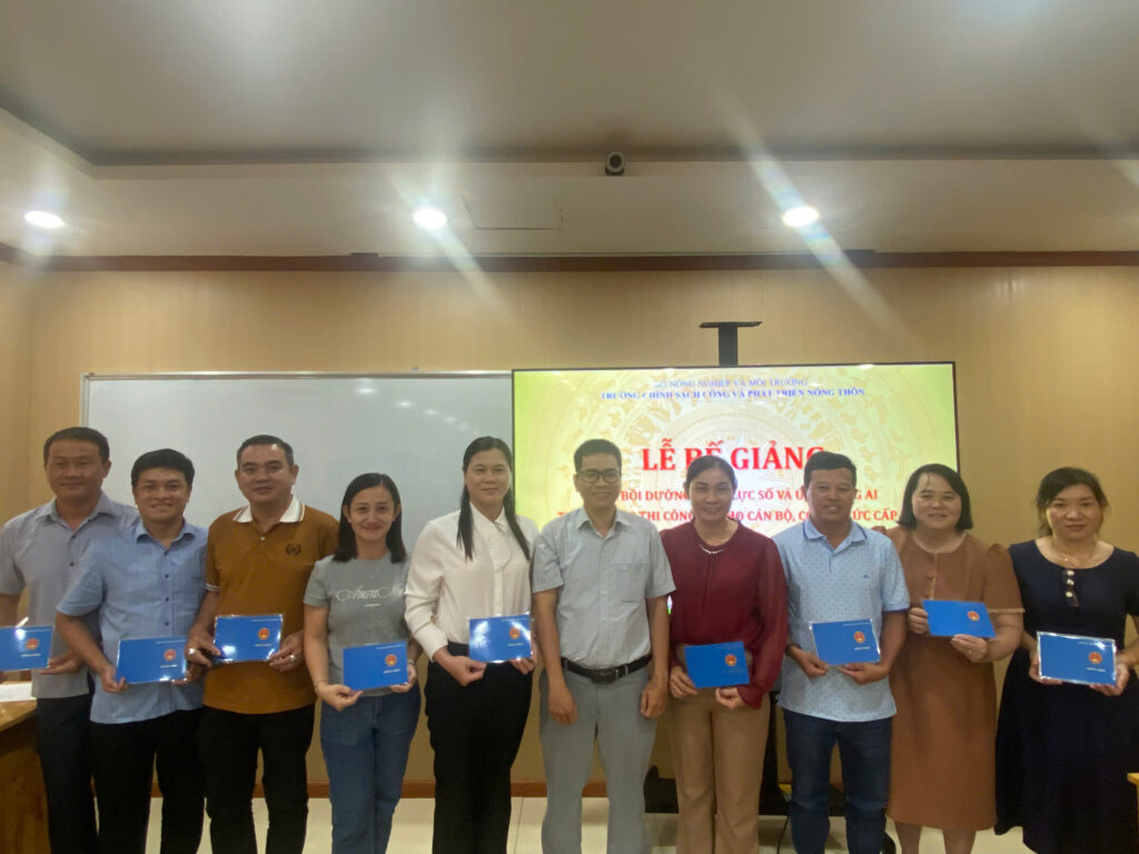 Lễ bế giảng và trao chứng chỉ cho các học viên