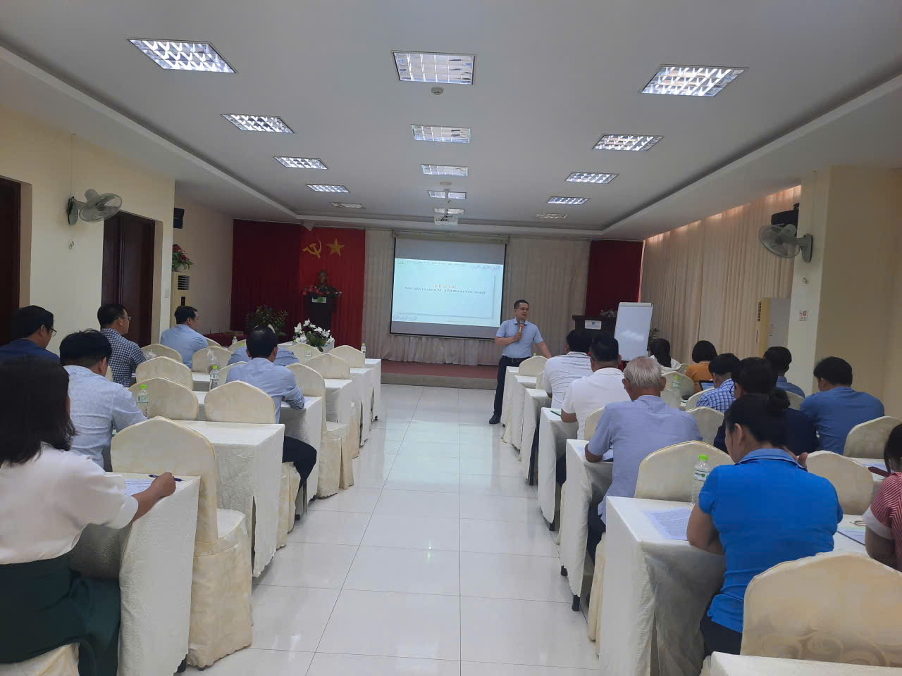 Chuyển đổi Tư duy Kinh tế Nông nghiệp: Hướng đi mới cho Cán bộ Nông thôn mới